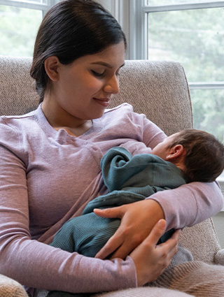 It’s important that your baby is positioned right, so that she can get all the milk she needs.